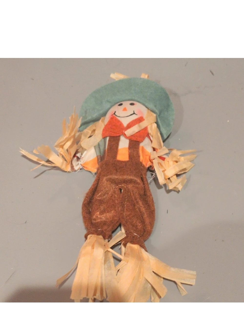 Scarecrow Seasonal Figurine Fabric & Straw  Decor 10 in Multicolor